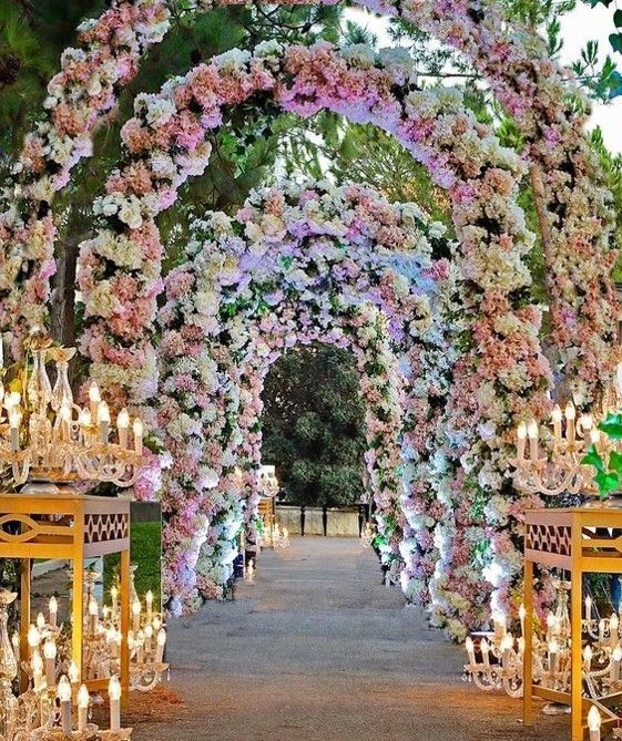 Top 10 Creative and Stylish DIY Wedding Entrance Decorations: